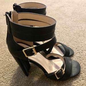 Qupid (fashion nova) black strappy heals